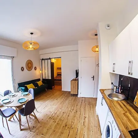 Appartement 100m Tram C : 3 Personnes-parking-terrasse-fibre *